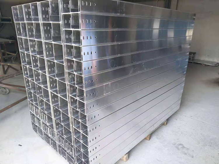 全封闭桥架结构完整性带来的的优势